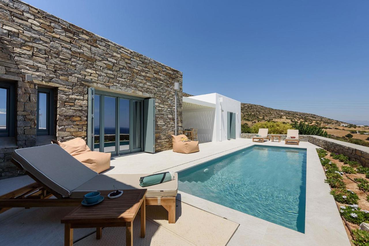 Vila Complex White And Rocks